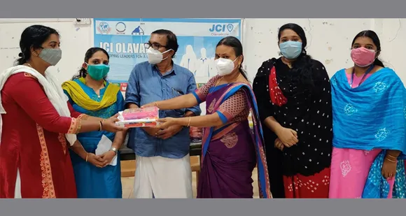 പാലക്കാട് ഹേമാംബിക സംസ്‌കൃത ഹൈസ്‌കൂളിൽ ജെസിഐ ഒലവക്കോട് പഠനോപകരണ വിതരണം നടത്തി