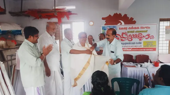 ഓള്‍ കേരള ടെയലേഴസ് അസോസിയേഷൻ സംസ്ഥാന പ്രസിഡന്‍റ് കെ.എസ് സോമനെ കേരള കർഷക സംഘം ആദരിച്ചു