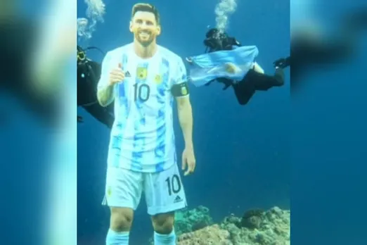 ആവേശം മതിലിൽ മാത്രമല്ല; കടലിനടിയോളം. മെസ്സിയുടെ കട്ടൗട്ട് കടലിനടിയിൽ സ്ഥാപിച്ചു