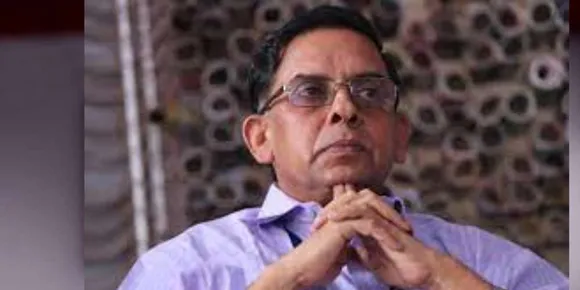 അർഹതയുണ്ടെങ്കിലും ഗുരുവായൂർ ദേവസ്വത്തിന്റെ പൂന്താനം ജ്ഞാനപ്പാന പുരസ്‌കാരം സ്വീകരിക്കാൻ താത്പര്യമില്ലെന്ന് മുഖ്യമന്ത്രിയുടെ മാദ്ധ്യമ ഉപദേശകനും കവിയുമായ പ്രഭാവർമ്മ. പുരസ്കാരം നൽകുന്നതിനെതിരായ ഹർജി തീർപ്പാക്കി ഹൈക്കോടതി. അധികാരത്തിന്റെ ഇടനാഴിയിലിരുന്ന് അവാർഡുകൾ തട്ടിയെടുക്കുന്നെന്ന് ഇടത് സഹയാത്രികൻ സെബാസ്റ്റ്യൻ പോൾ. തന്നെ വിവാദത്തിലേക്ക് വലിച്ചിഴയ്ക്കരുതെന്ന് പ്രഭാവർമ്മ.