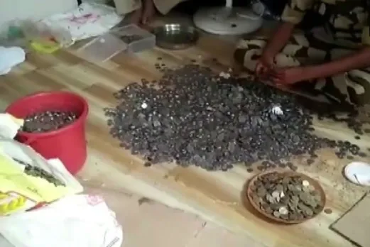 ഒരു യാചകന്റെ സമ്പാദ്യം ലക്ഷങ്ങൾ ! വീട്ടിൽ ഫ്രിഡ്ജും ടി.വി.യും ..