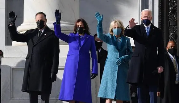 അമേരിക്കയുടെ 46-ാമത് പ്രസിഡന്റായി ജോ ബൈഡന്‍ അധികാരമേറ്റു;  അമേരിക്കയുടെ ആദ്യ വനിതാ വൈസ് പ്രസിഡന്റ് എന്ന നേട്ടത്തില്‍ കമല ഹാരിസ്‌; അമേരിക്കയ്ക്ക് ഇത് പുതുദിനമെന്ന് ജോ ബൈഡന്‍; സ്ഥാനാരോഹണ ചടങ്ങില്‍ പങ്കെടുക്കാതെ ട്രംപും ഭാര്യ മെലാനിയയും വൈറ്റ് ഹൗസ് വിട്ട് ഫ്‌ളോറിഡയിലേക്ക്‌