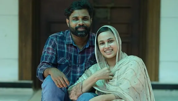 'എൻ്റെയും അവളുടേയും ഇഷ്ടങ്ങളൊക്കെ ഒരു പോലെയായത് നിയോഗം മാത്രം'! ഒരു തരി പൊന്നില്ലാതെ ഒരു പുതിയ ഉടുപ്പില്ലാതെ നാസറും നസീബയും ഒന്നായി