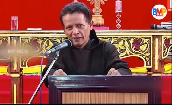 പള്ളി പ്രസംഗത്തിനിടെ നാവു പിഴച്ച സൂപ്പർഹിറ്റ് ധ്യാനഗുരു ഫാ. പുത്തൻപുരയ്ക്കലിനെ എടുത്തിട്ട് കുടഞ്ഞ് സോഷ്യൽ മീഡിയ ! മാപ്പ് പറഞ്ഞ് ഫാ. പുത്തൻപുരയ്ക്കലും !