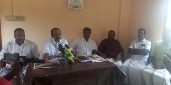 പോത്തുകുട്ടനും ആട്ടുംമുട്ടനും മുളന്തുരുത്തിയിൽ വടംവലി മത്സരത്തിലെ വിജയികളെയും കാത്തിരിക്കുന്നു. ഐഎൻടിയുസി, ലോഡിംഗ് ആൻഡ് അൺലോഡിംഗ് മുളന്തുരുത്തി മേഖലാ കമ്മിറ്റി സംഘടിപ്പിയ്ക്കുന്ന, കരുത്തൻമാരുടെ "മസിൽ പവറിന്റെ" ത്രസിപ്പിക്കുന്ന ആവേശ്വോജ്ജ്വല പോരാട്ടമായ വടംവലി മത്സരം രണ്ടു വർഷത്തെ ഇടവേളയ്ക്ക് ശേഷം വീണ്ടും മുളന്തുരുത്തിയെ ആവേശഭരിതമാക്കുന്നു