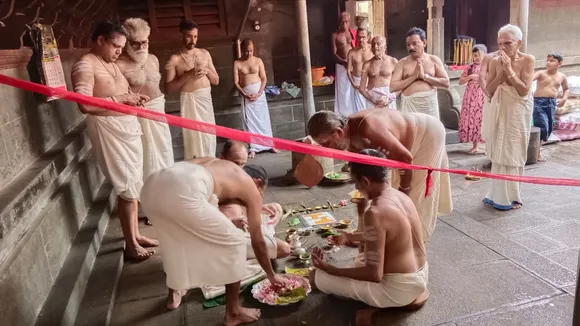 ശ്രീ കാടാമ്പുഴ ഭഗവതി ക്ഷേത്രത്തിൽ ദ്രവ്യകലശം ക്ഷേത്രം തന്ത്രി ബ്രഹ്മശ്രീ