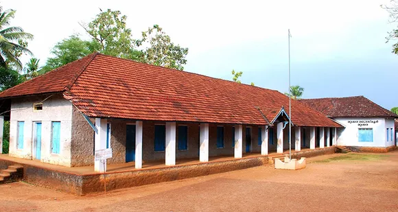 സ്കൂൾ തുറക്കുന്നതിന് മുന്നോടിയായി മറ്റക്കര ഹയർസെക്കൻഡറി സ്കൂളിൽ ശുചീകരണ പ്രവർത്തനങ്ങൾ നടത്തി