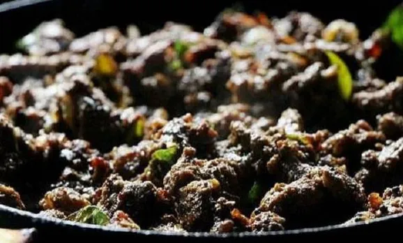മുസ്ലിം തൊട്ട ഭക്ഷണം കഴിക്കില്ലെന്ന് ഇപ്പോഴും വാശിയിലാണെങ്കിൽ ചന്ദ്രനിൽ പോയി ജീവിക്കാം. വഴിയറിയില്ലെങ്കിൽ അടൂർ ഗോപാലകൃഷ്ണനെ ബന്ധപ്പെടാം .. അടുത്തിടെ ടിക്കറ്റ് കിട്ടിയ ആളാണ് അദ്ദേഹം !