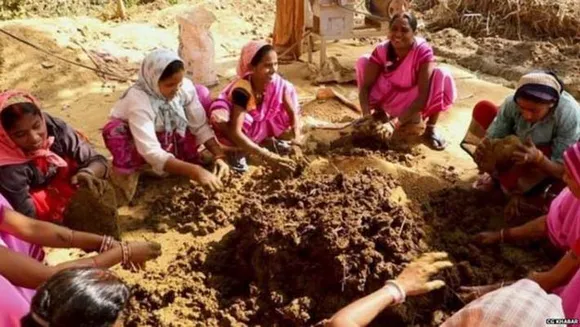 ഛത്തീസ്‌ഗഢ് സർക്കാർ ചാണകം വാങ്ങുന്നു ,കിലോ ഒന്നര രൂപ !