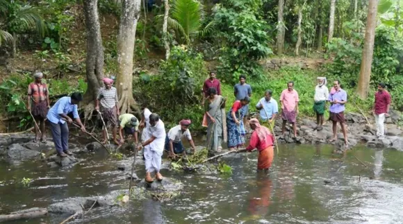 തെളിനീരോഴുകും നവകേരളം: പന്നിയാര്‍ പുഴ ശുചീകരിച്ചു