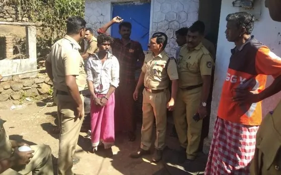 വണ്ടിപ്പെരിയാർ വീട്ടമ്മയെ കൊലപ്പെടുത്തിയ പ്രതി വളർത്തു മൃഗങ്ങളെ ലൈംഗിഗമായി ചൂഷണം ചെയ്തതിനു നാട്ടുകാര്‍ പിടികൂടിയ യുവാവ്. പ്രതി റിമാന്‍ഡില്‍