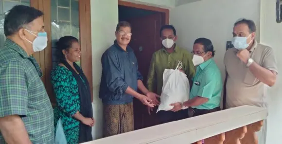 എൻഎസ്എസ് കരയോഗം മലമ്പുഴ യൂണിറ്റിൻ്റെ നേതൃത്വത്തിൽ യൂണിറ്റ് അംഗങ്ങള്‍ക്ക് ഭക്ഷ്യ കിറ്റ് വിതരണം ചെയ്തു