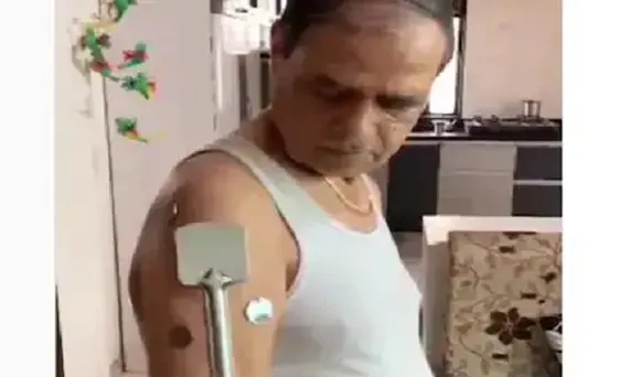 വാക്‌സിനെടുത്തതിന് ശേഷം ശരീരത്തിന് കാന്തികശക്തി ലഭിച്ചുവെന്ന് മഹാരാഷ്ട്ര സ്വദേശി ! വീഡിയോ