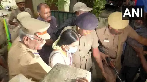 രാജീവ് ഗാന്ധി വധക്കേസ്; നളിനിയടക്കമുള്ള ആറ് പ്രതികൾ ജയിൽമോചിതരായി; ശ്രീലങ്കൻ സ്വദേശികളെ തിരുച്ചിറപ്പള്ളിയിലെ ക്യാമ്പിലേക്ക് മാറ്റി