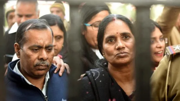 ദൈവം നേരിട്ട് പറഞ്ഞാലും മാപ്പുകൊടുക്കില്ല, നിങ്ങളാരാണ് എന്നെ ഉപദേശിക്കാൻ ? - പൊട്ടിത്തെറിച്ച് നിർഭയയുടെ അമ്മ