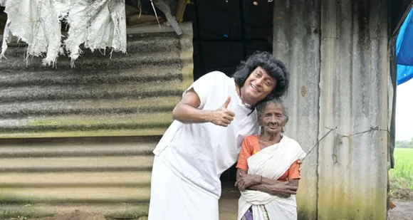 പാപ്പിയമ്മ പൂവ് ചോദിച്ചു; പൂക്കാലം നല്‍കി ബോബി