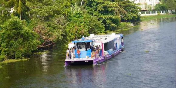 രാജ്യത്തിനാകെ അഭിമാനമായി കൊച്ചി വാട്ടർ മെട്രോ; 10 ദ്വീപുകളെ തമ്മിൽ ബന്ധിപ്പിക്കുന്ന ഇന്ത്യയിലെ ആദ്യ വാട്ടർ മെട്രോ സർവീസ്