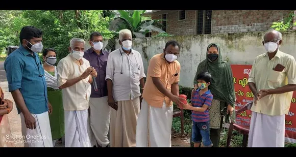 മുഖ്യമന്ത്രിയുടെ ദുരിതാശ്വാസ നിധിയിലേക്ക് സമ്പാദ്യ കുടുക്ക നൽകി 6 വയസ്സുകാരൻ ഷിഫാൻ