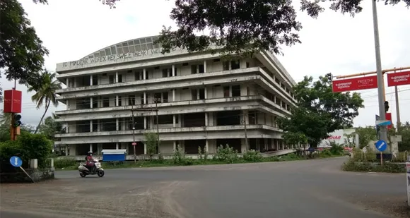 പാലക്കാട് നഗരസഭാ ഇൻഡോർ സ്റ്റേഡിയത്തിലെ അനധികൃത താമസക്കരെ ഒഴിപ്പിക്കണം