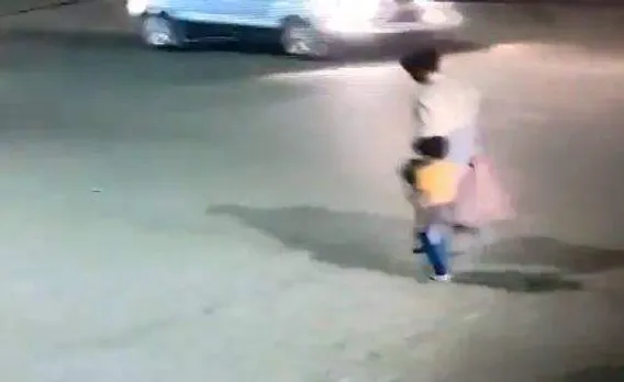 ബസ് സ്റ്റാന്റില്‍ വച്ച് ആറുവയസുകാരനെ തട്ടിക്കൊണ്ടുപോയി; വീഡിയോ പുറത്ത്