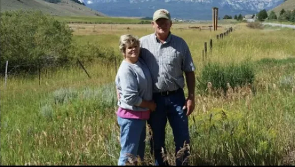 വിവാഹ വാര്‍ഷികം ആഘോഷിക്കാനെത്തിയ ദമ്പതിമാര്‍ മുങ്ങി മരിച്ചു