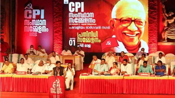 കൃഷി, മൃഗസംരക്ഷണ വകുപ്പുകൾ അമ്പേ പരാജയം ! കൃഷി മന്ത്രി പി. പ്രസാദ് നല്ല ബിംബം, പക്ഷേ ഭരണത്തിൽ പരാജയം. കാർഷിക കമ്മിഷൻ രൂപീകരിച്ച് കൃഷിവകുപ്പിനെ സിപിഎം പിടിച്ചെടുത്തു. സിപിഐ മന്ത്രിമാർക്ക് പോലും പോലീസിൽ നിന്ന് നീതി ലഭിക്കുന്നില്ല. ശിവശങ്കറിനെപ്പോലെ കളങ്കിതരായ ഉദ്യോഗസ്ഥരെ സിപിഐ മന്ത്രിമാരുടെ വകുപ്പിൽ തോളിലേറ്റുന്നു - ഭരണത്തെയും മന്ത്രിമാരെയും രൂക്ഷമായി വിമർശിച്ച് സിപിഐ സംസ്ഥാന സമ്മേളനം