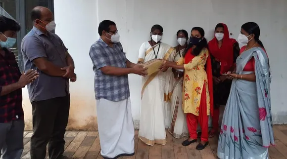 കൊവിഡ് പ്രതിരോധം: പൾസ് ഓക്സിമീറ്റർ വിതരണം ചെയ്ത് ചാരിറ്റി ഓഫ് പ്രവാസി മലയാളി.