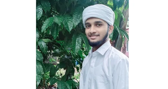 മൊയ്തുവിന്റെ മിഴികളിൽ (കവിത)