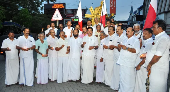 മണിപ്പൂർ ജനതയ്ക്ക് ഐക്യദാർഢ്യം:  കേരളാ കോൺഗ്രസ് (എം) മതേതര ജ്വാല തെളിയിച്ചു