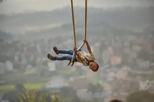 വെണ്ണിലവുതൊട്ട് മുത്തമിട ആശൈ....!