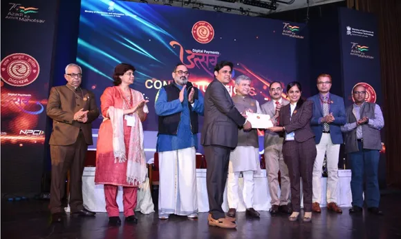 കേരളത്തില്‍ തെരുവ് കച്ചവടക്കാരെ ഡിജിറ്റല്‍ പണമിടപാട് സംവിധാനത്തിലേക്ക് കൊണ്ടുവന്ന ഏസ്മണിക്ക് കേന്ദ്ര ഇലക്ട്രോണിക്‌സ്, ഐടി മന്ത്രാലയത്തിന്റെ അംഗീകാരം !