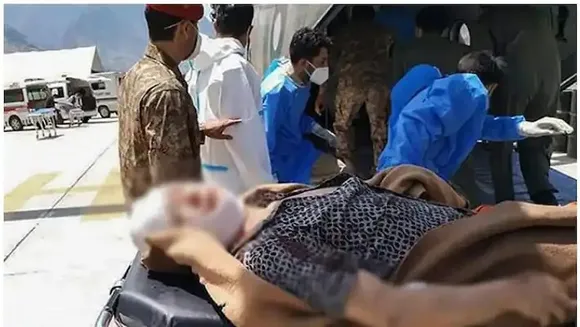 പാകിസ്ഥാനിലെ പെഷാവാറില്‍ ചൈനീസ് പൗരന്മാര്‍ സഞ്ചരിച്ച ബസില്‍ സ്‌ഫോടനം: സംഭവത്തില്‍ ഒമ്പത് ചൈനീസ് പൗരന്മാരുള്‍പ്പെടെ 13 പേര്‍ മരിച്ചു