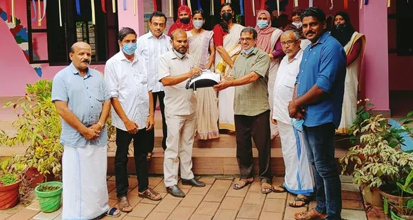 വടക്കാങ്ങര ജിഎം എൽപി സ്കൂളിന് വെൽഫെയർ പാർട്ടി ഫോഗിംഗ് മെഷീൻ കൈമാറി