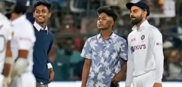സെല്‍ഫി തന്നത് എട്ടിന്റെ പണി! ഗ്രൗണ്ടിലിറങ്ങി കോഹ്ലിക്കൊപ്പം സെല്‍ഫിയെടുത്ത നാല് ആരാധകര്‍ അറസ്റ്റില്‍-വീഡിയോ
