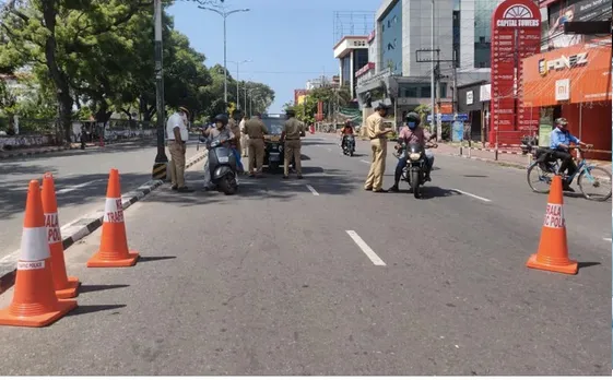അശാസ്ത്രീയമായ ലോക്ഡൗണ്‍ നയം തകര്‍ത്തത് സാധാരണക്കാരെ മാത്രം ! ഒരുമാസത്തിലേറെ ജനത്തെ പൂട്ടിയിട്ടിട്ടും ഒരാശ്വാസവും അധികൃതര്‍ നല്‍കിയില്ല. ടിപിആര്‍ ഉയര്‍ന്ന ജില്ലകള്‍ക്ക് ഒപ്പം 10 ശതമാനത്തില്‍ താഴെയായ ജില്ലകളും പൂട്ടിയത് എന്തിന് ? എറണാകുളത്ത് ടിപിആര്‍ കൂടിയപ്പോള്‍ ഏറ്റവും കുറഞ്ഞ ഇടുക്കിക്കാരെയും വീട്ടിലിരുത്തിയ അശാസ്ത്രീയതയ്‌ക്കെതിരെ പ്രതിഷേധം; രണ്ടു വാക്‌സിനെടുത്തവരും വീട്ടില്‍ തന്നെ ഇരുന്നു ! ഒടുവില്‍ സര്‍ക്കാരിന് തിരിച്ചറിവു വരുമ്പോള്‍ സാധരണക്കാര്‍ പ്രതിസന്ധിക്ക് നടുവില്‍ തന്നെ  !