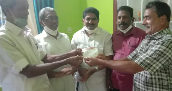 കേരള കോൺഗ്രസ് എം മെമ്പർഷിപ്പ് ക്യാമ്പയിൻ്റെ ഭാഗമായി മുളക്കുളം മുൻ പഞ്ചായത്ത് വൈസ് പ്രസിഡന്‍റ് കെ.വി മാത്യൂ കളത്തൂർ പുത്തൻപുരയിലിനെ കേരള കോണ്‍ഗ്രസ് എം മെമ്പർഷിപ്പ് നൽകി സ്വീകരിച്ചു