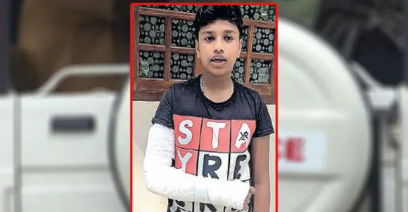 മാരായമുട്ടം പൊലീസ് സ്റ്റേഷനിലെ ജീപ്പ് ഓട്ടോറിക്ഷയിൽ ഇടിച്ച് എട്ടാം ക്ലാസുകാരൻ ഉൾപ്പെടെ 4 പേർക്കു പരുക്ക്; പരുക്കേറ്റവരെ ആശുപത്രിയിൽ എത്തിക്കാൻ പൊലീസ് തയാറായില്ലെന്നു പരാതി