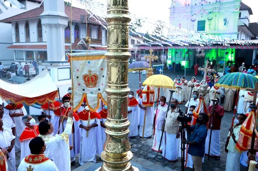കടുത്തുരുത്തി വലിയപള്ളിയില്‍ ഭക്തിയുടെ നിറവില്‍ മൂന്ന് നോമ്പ് തിരുനാളിന് കൊടിയേറി