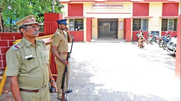 കാമുകിയുടെ കുഞ്ഞിനെച്ചൊല്ലി തർക്കം; നാട്ടുക്കൂട്ടം വിവാഹമുറപ്പിച്ചതിന് പിന്നാലെ 19 കാരൻ ജീവനൊടുക്കി