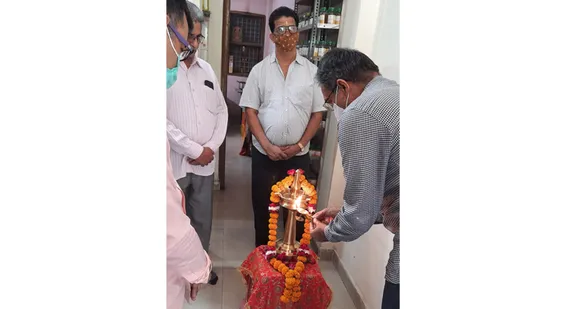 ഡല്‍ഹി ദിൽഷാദ് കോളനിയിൽ എസ്‌ഡി ഔഷധശാലയുടെ നേതൃത്വത്തിൽ ഞായറാഴ്ച നടന്ന സൗജന്യ നേത്യ ചികിത്സാ ക്യാമ്പ് ആയുഷ് സെക്രട്ടറി ഡോ. രഘു ഉത്ഘാടനം നിര്‍വഹിച്ചു