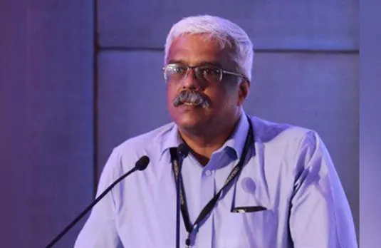 സ്വര്‍ണ്ണക്കടത്ത് കേസ്: ശിവശങ്കറിനെ കസ്റ്റംസ് 10 മണിക്കൂറോളം ചോദ്യം ചെയ്തു; ചോദ്യം ചെയ്യലിന് ശേഷം ശിവശങ്കറിനെ കസ്റ്റംസ് വീട്ടിലെത്തിച്ചു