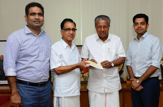 കല്യാണ്‍ ജൂവലേഴ്‌സ് മുഖ്യമന്ത്രിയുടെ ദുരിതാശ്വാസ നിധിയിലേയ്ക്ക് ഒരു കോടി രൂപ നല്‍കി