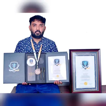 പാഴ്‌വസ്തുക്കളിൽ നിന്ന് കരകൗശലവസ്തുക്കൾ ; നടുവട്ടം സ്വദേശി ശൈലേഷിന് 5 വ്യത്യസ്ത റെക്കോർഡുകൾ