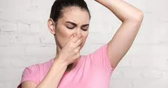 വിയർപ്പിനെ ഒഴിവാക്കാനായി ചെയ്യാവുന്ന കാര്യങ്ങൾ എന്തൊക്കെയാണെന്ന് നോക്കാം..