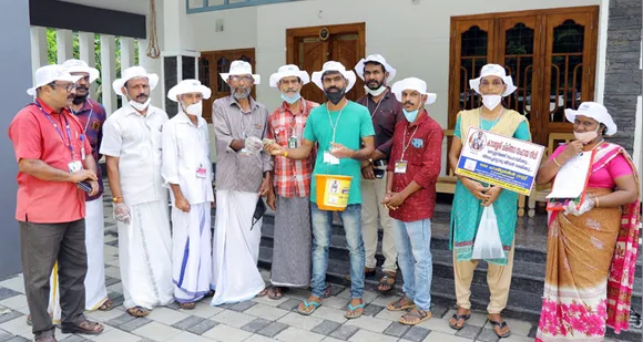 അക്ഷരവെളിച്ചത്തിലുപരി അനുകമ്പയുടെ സാന്ത്വനവുമായി ആലത്തൂർ ബി.എസ്.എസ് ഗുരുകുലം സ്കൂൾ... സ്കൂളിലെ അധ്യാപകരും വിദ്യാർത്ഥികളും രക്ഷിതാക്കളും ചേർന്ന് ഇരു വൃക്കകളും തകരാറിലായ വീട്ടമ്മയുടെ ശസ്ത്രക്രിയയ്ക്കാവശ്യമായ ധനസമാഹരണം നടത്തി