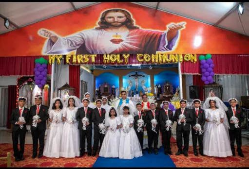 ലിറ്റിൽ ഫ്‌ളവർ ചർച്ച് ലാഡോസരായി അന്ദേരിയ മോഡ് ദേവാലയത്തിൽ ആദ്യ കുർബാന സ്വീകരണവും, സ്ഥൈര്യലേപന ശുശ്രുഷയും നടത്തി