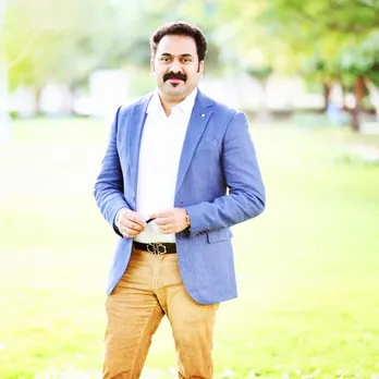 ദുബായിലെ മലയാളി മാധ്യമ പ്രവര്‍ത്തകന്‍ എല്‍വിസ് ചുമ്മാറിന് യുഎഇ ഗവര്‍മെന്റിന്റെ ഗോള്‍ഡണ്‍ വീസ