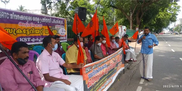കെ എസ് ആർ ടി സി യിൽ കാറ്റഗറി തിരിച്ച് ശമ്പളം നൽകി സമരം പരാജയപ്പെടുത്താനാവില്ല : KST എംപ്ലോയീസ് സംഘ്
