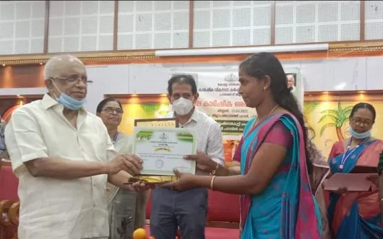 പ്രിൻസി തേൻ കൃഷിയിലെ റാണി ; മൂളിപ്പാട്ടും പാടി വട്ടമിട്ടു പറക്കുന്ന തേനീച്ചകള്‍ പ്രിൻസിക്ക് നേടി കൊടുക്കുന്നത് വരുമാനവും സംതൃപ്തിയും..