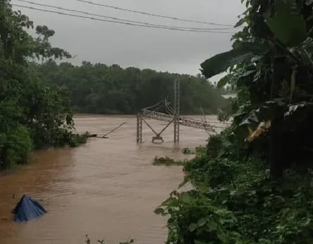 മഴവെള്ളപ്പാച്ചിലില്‍ നിലമ്പൂര്‍ മമ്പാട് ഒലിച്ചുപോയി